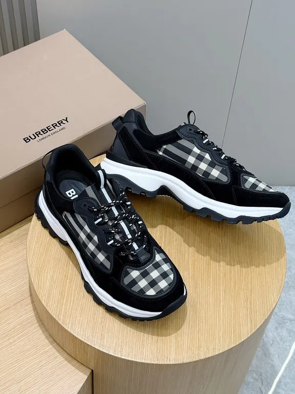 Burberry Shoe 